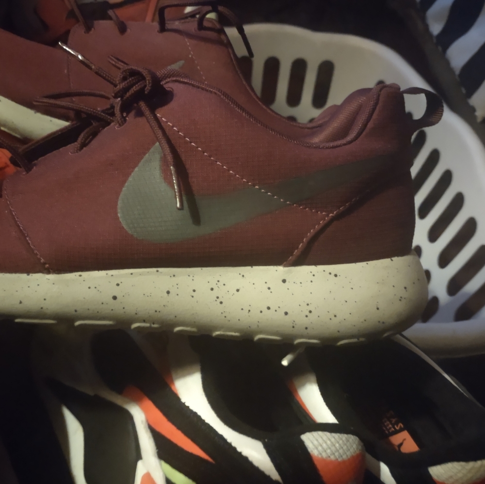 Shoes - Picture 2 of 9